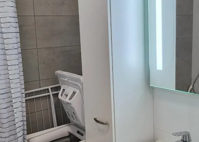 Cozy Near The Center